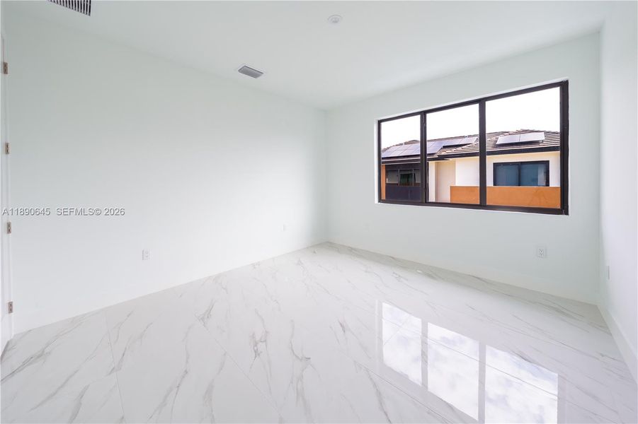 Spacious, unfurnished interior of a new home in , Miami (Image 44).