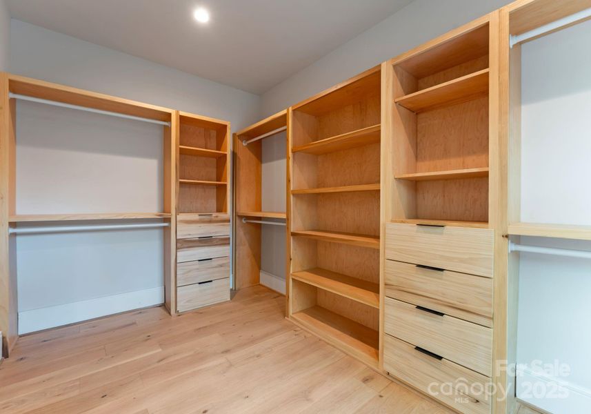 Image 42 of a home in .