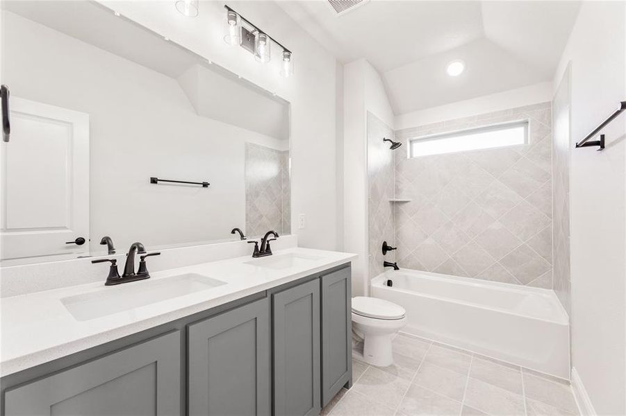 Furnished interior view inside a new home in Crystal Lake Estates, Red Oak (Image 6). Furnished interior view inside a new home in Crystal Lake Estates, Red Oak (Image 6).