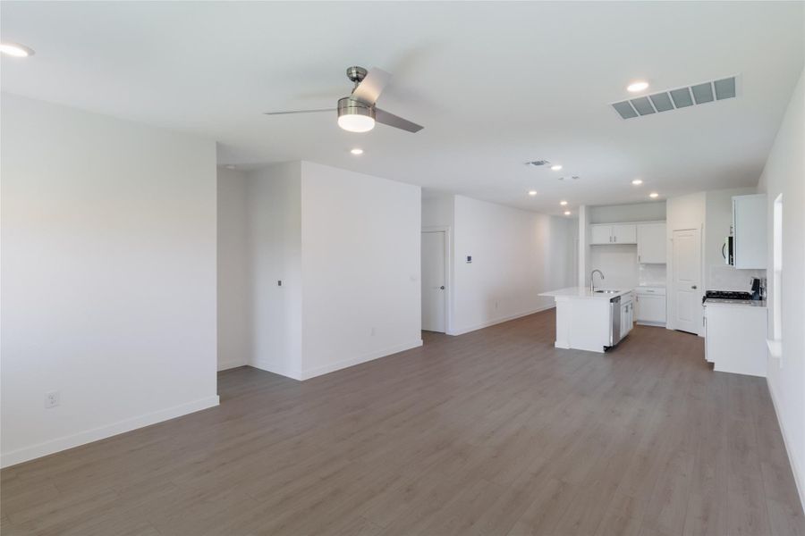 Spacious, unfurnished interior of a new home in Trails at Wildhorse, Austin (Image 21).