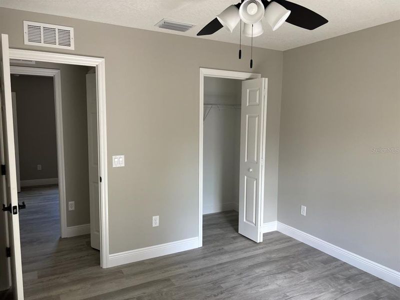 Spacious, unfurnished interior of a new home in , Citrus Springs (Image 21).