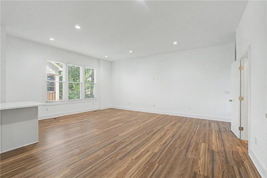 Spacious, unfurnished interior of a new home in , Atlanta (Image 32).