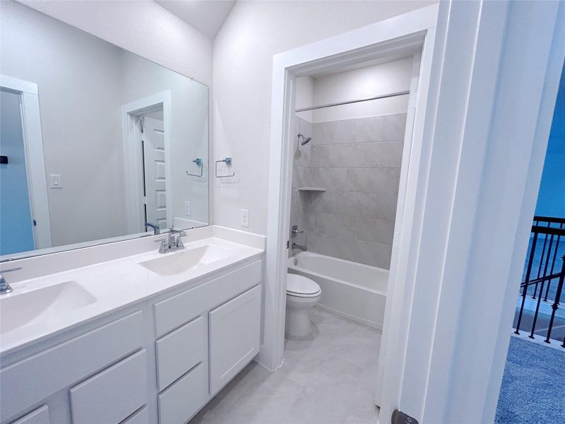 Furnished interior view inside a new home in Cross Creek Ranch 45′, Fulshear (Image 13).