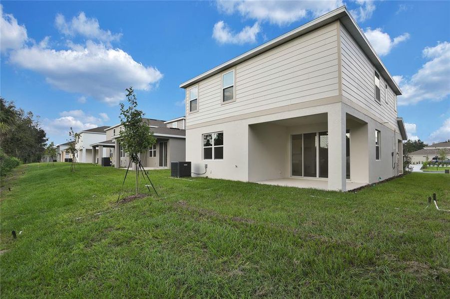 Exterior details and patio area of a home in , Dundee (Image 3).