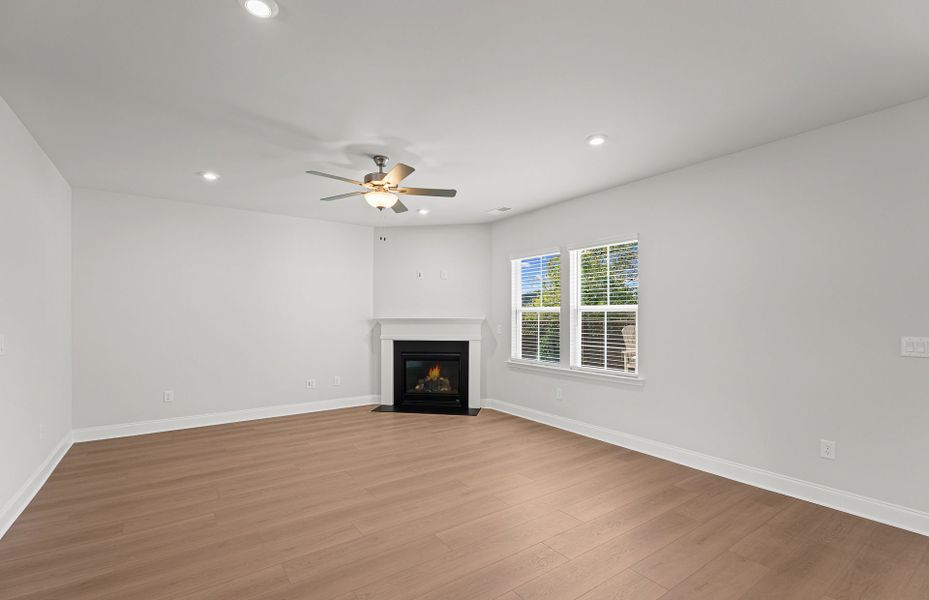 Spacious, unfurnished interior of a new home in Berkeley Mill, Cumming (Image 29).
