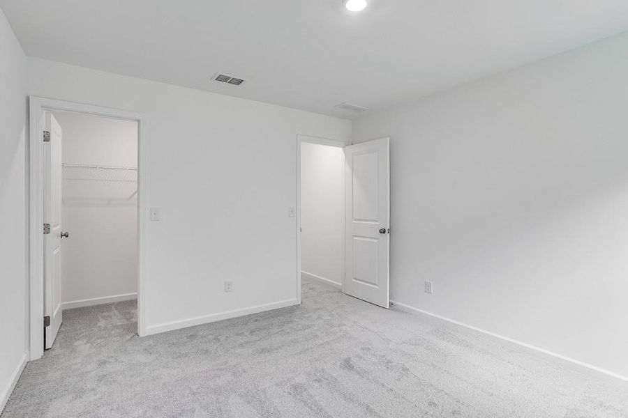 Spacious, unfurnished interior of a new home in Heritage River, Euharlee (Image 19).