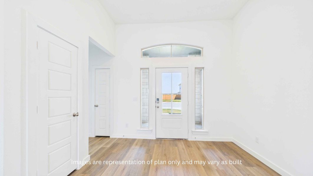 Representative unfurnished interior of a home built from the The Lakemont by D.R. Horton in Westmont, Lubbock (Image 6).