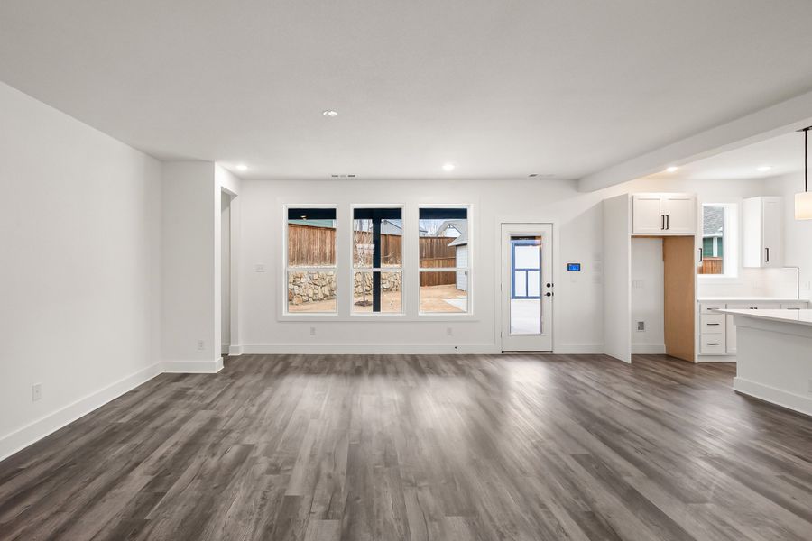 Spacious, unfurnished interior of a new home in Heritage Towne, Midlothian (Image 39). Spacious, unfurnished interior of a new home in Heritage Towne, Midlothian (Image 39).
