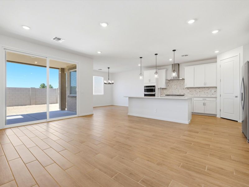 Spacious, unfurnished interior of a new home in White Tank Foothills Reserve Series, Waddell (Image 14).