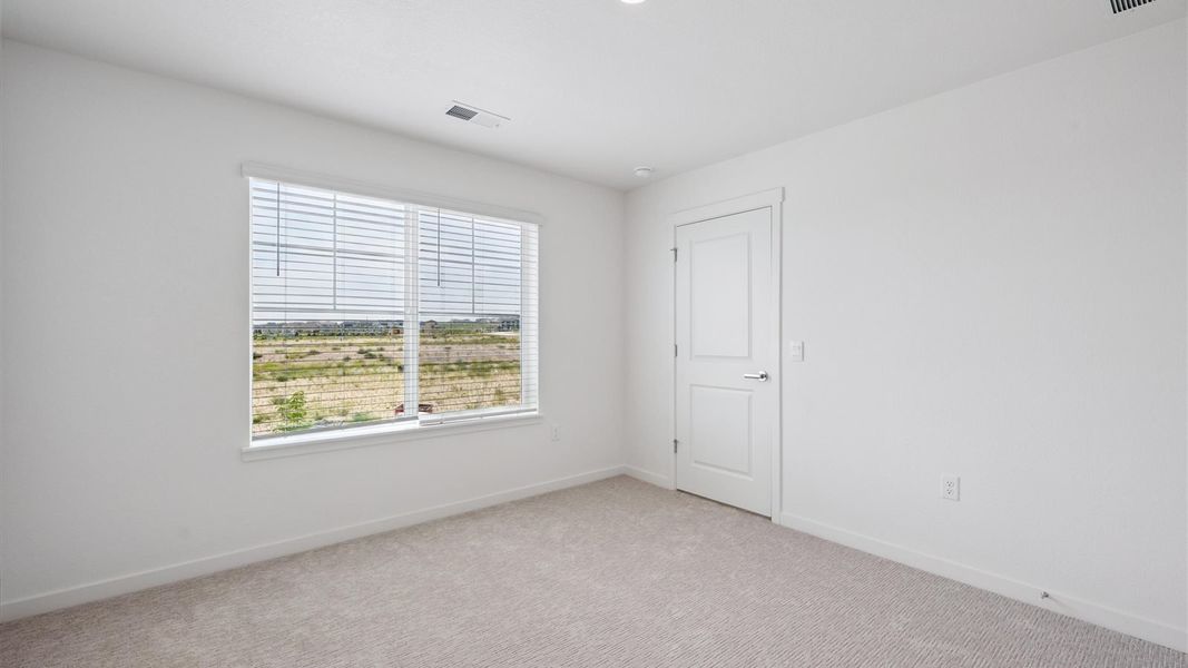 Spacious, unfurnished interior of a new home in Hansen Farm, Fort Collins (Image 18).