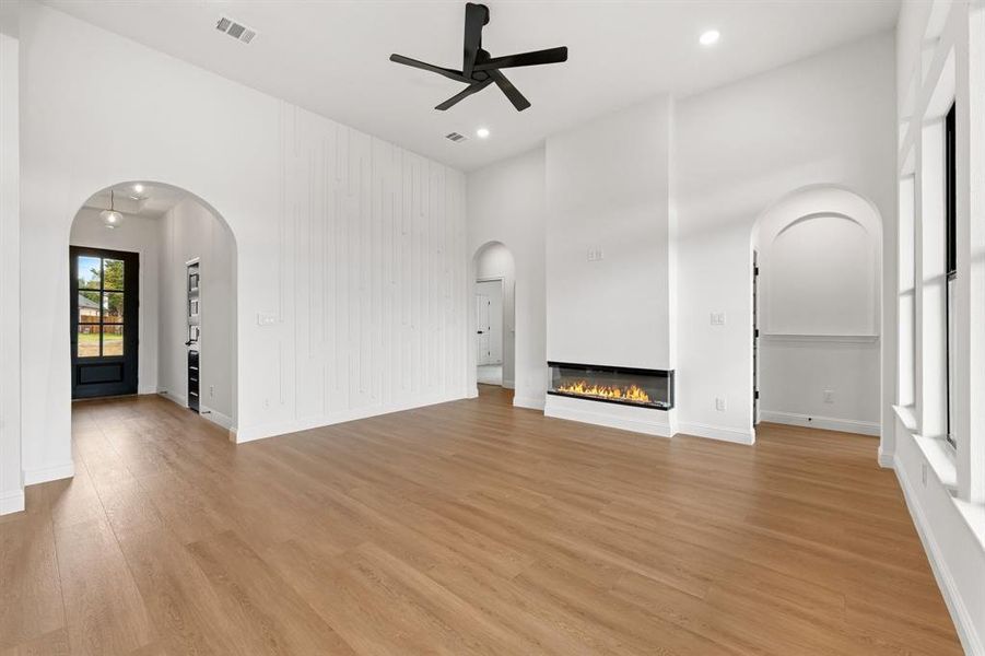 Spacious, unfurnished interior of a new home in , Glenn Heights (Image 29).