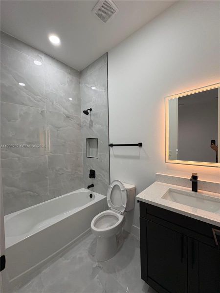 Furnished interior view inside a new home in , Cape Coral (Image 12).