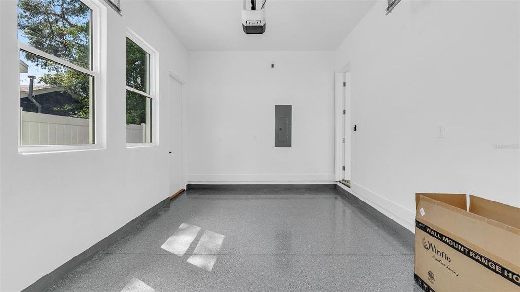 Spacious, unfurnished interior of a new home in , St. Petersburg (Image 24). Spacious, unfurnished interior of a new home in , St. Petersburg (Image 24).