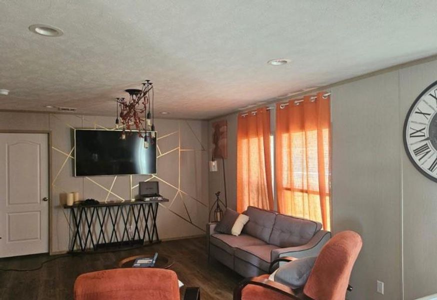 Furnished interior view inside a new home in , Killeen (Image 3).