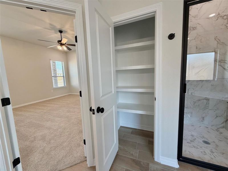 Spacious, unfurnished interior of a new home in , Lorena (Image 28).