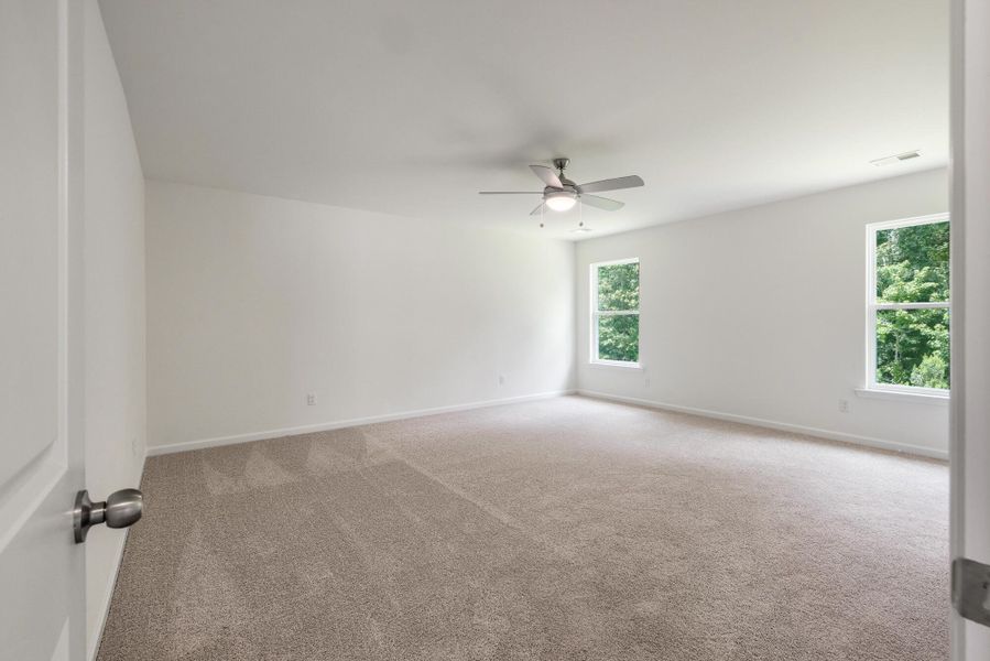 Spacious, unfurnished interior of a new home in Oakley Pointe, Moncks Corner (Image 33).