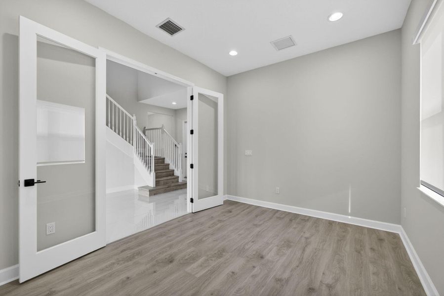 Spacious, unfurnished interior of a new home in , Westlake (Image 41).