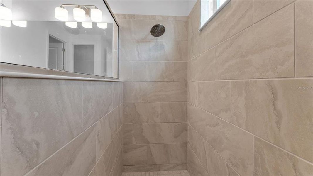 Close-up of interior finishes inside a home in Timber Ridge, Plant City (Image 17).