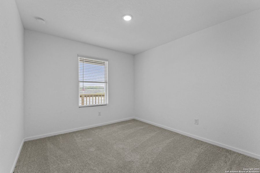 Spacious, unfurnished interior of a new home in , Floresville (Image 23).
