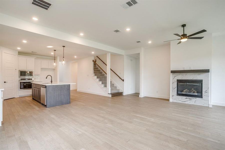 Spacious, unfurnished interior of a new home in Talon Hills, Fort Worth (Image 27).