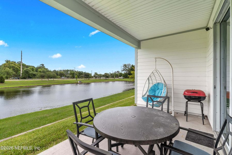 Exterior details and patio area of a home in , Jacksonville (Image 20).