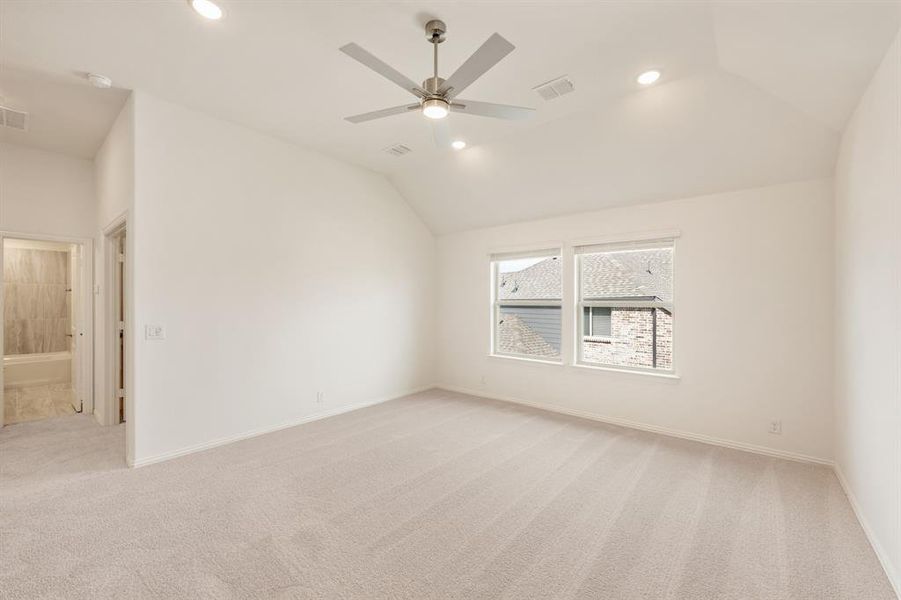 Spacious, unfurnished interior of a new home in Union Park Classic 60, Little Elm (Image 17). Spacious, unfurnished interior of a new home in Union Park Classic 60, Little Elm (Image 17).