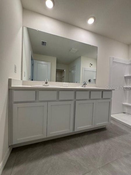 Furnished interior view inside a new home in Hernando County Spot Lots, Spring Hill (Image 10).