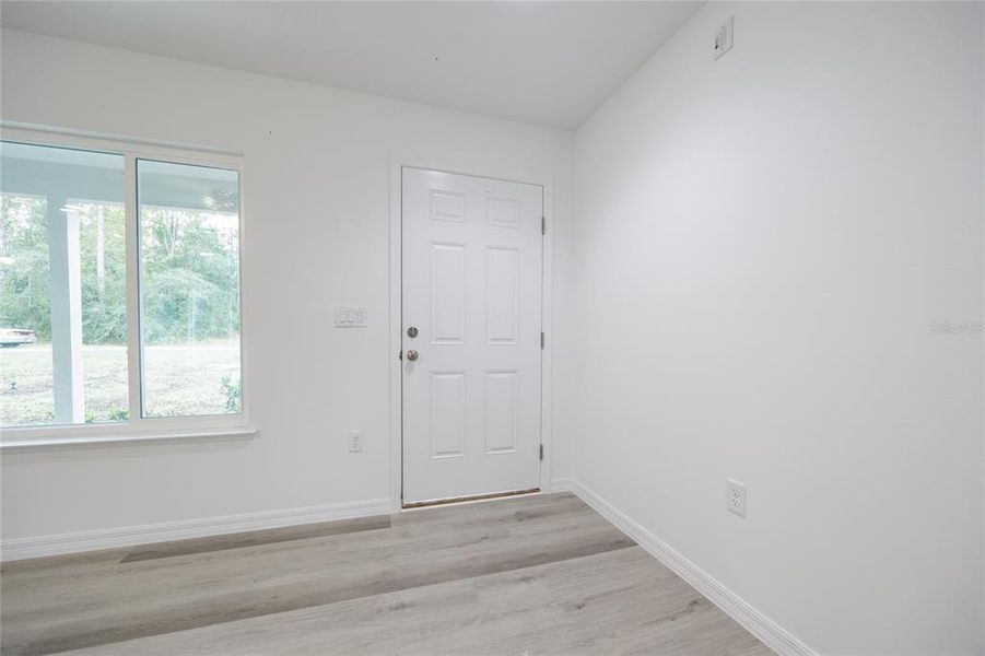 Spacious, unfurnished interior of a new home in , Williston (Image 23).