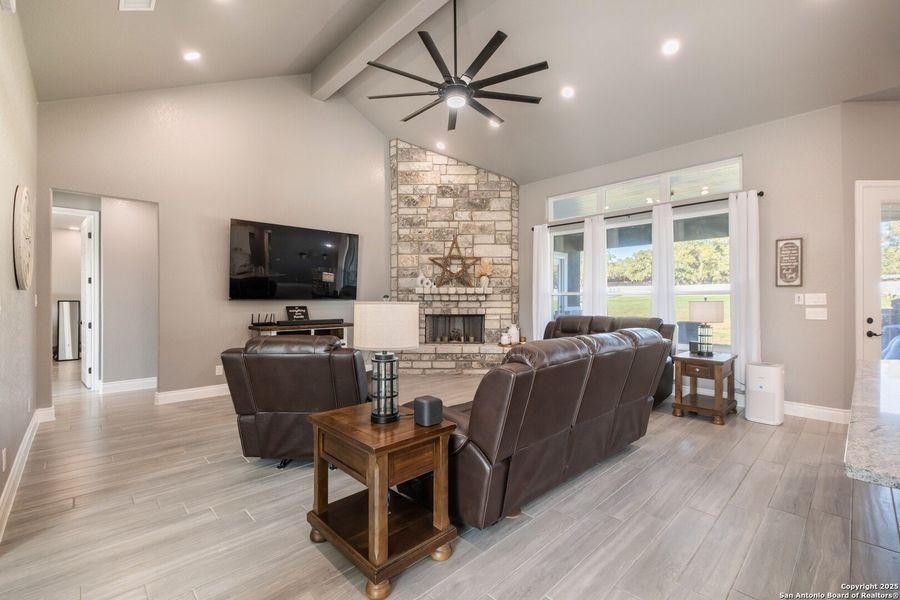 Furnished interior view inside a new home in , La Vernia (Image 40). Furnished interior view inside a new home in , La Vernia (Image 40).