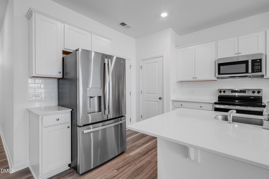 SUN_CaitlinCrossing_Pic_Cameron-21