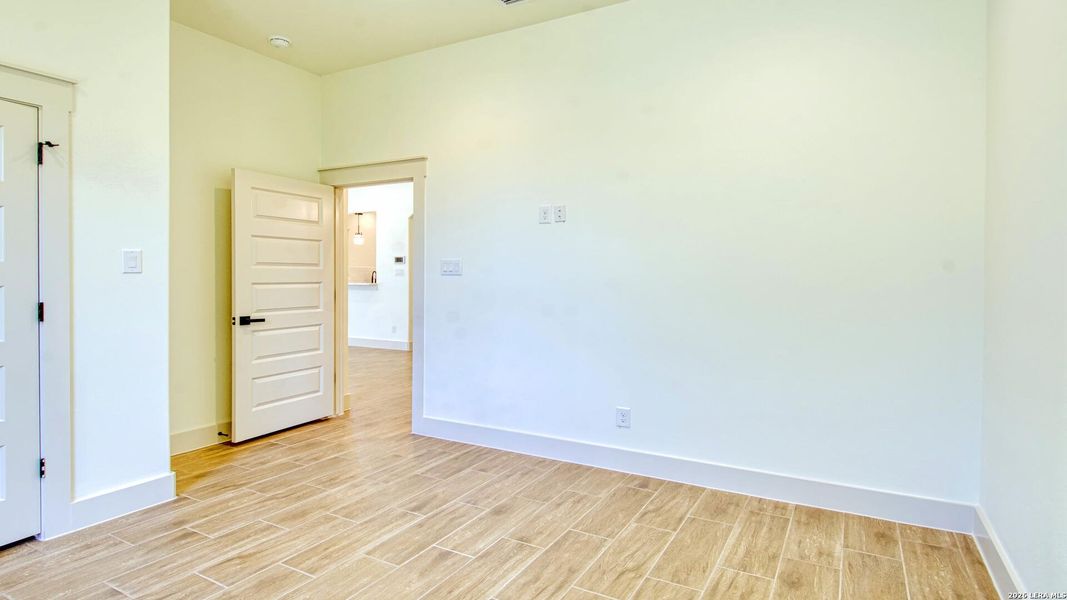 Spacious, unfurnished interior of a new home in , Spring Branch (Image 31).