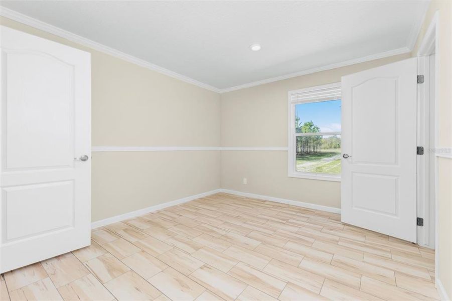 Spacious, unfurnished interior of a new home in , Live Oak (Image 15).