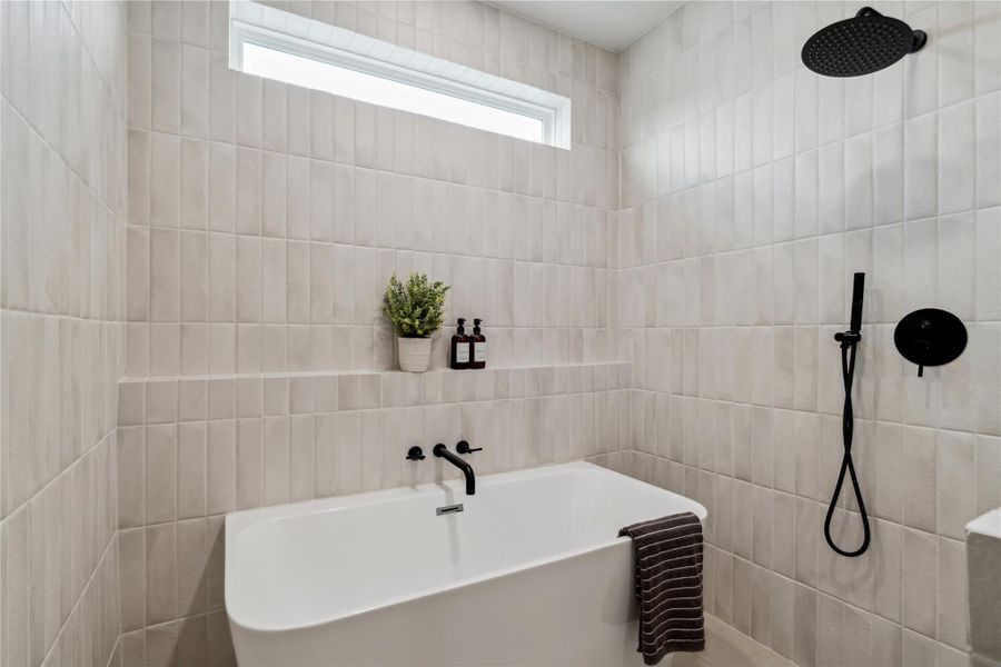 Thoughtfully composed and quietly indulgent, this space invites long soaks, quiet mornings, and the rhythm of reset.