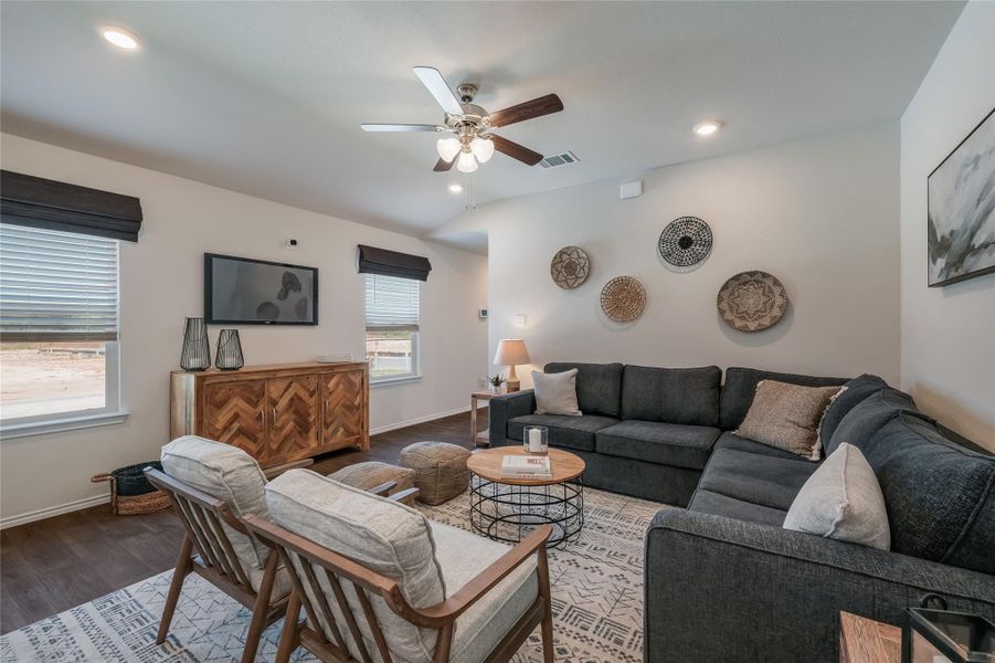 *All images, rooms measurements are approximate. All information, including pricing, is subject to change.