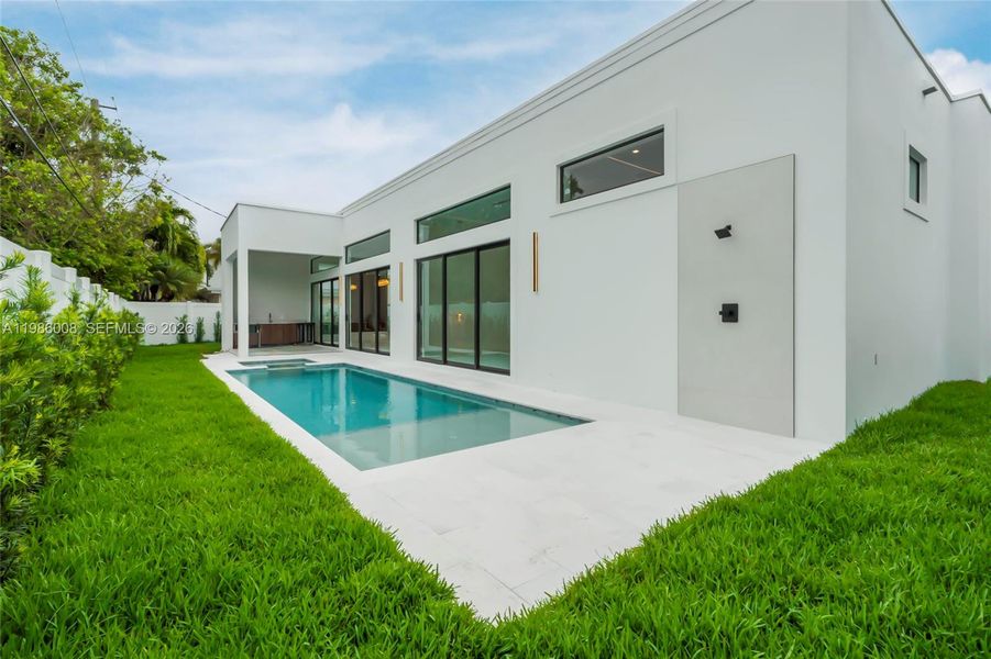 Exterior details and patio area of a home in , Lighthouse Point (Image 4). Exterior details and patio area of a home in , Lighthouse Point (Image 4).