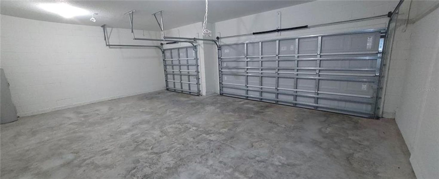 Spacious, unfurnished interior of a new home in , Palm Coast (Image 9).