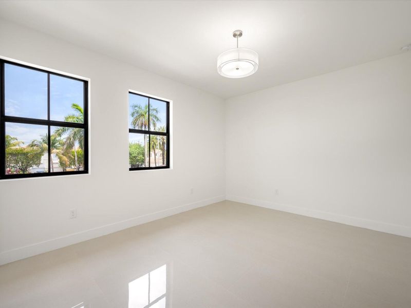 Spacious, unfurnished interior of a new home in , Miami (Image 31).
