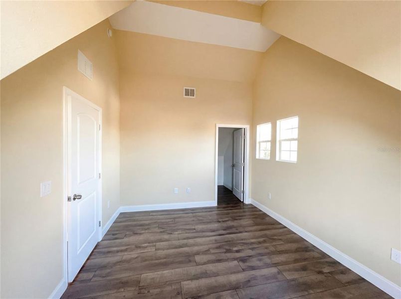 Spacious, unfurnished interior of a new home in , Deltona (Image 15).