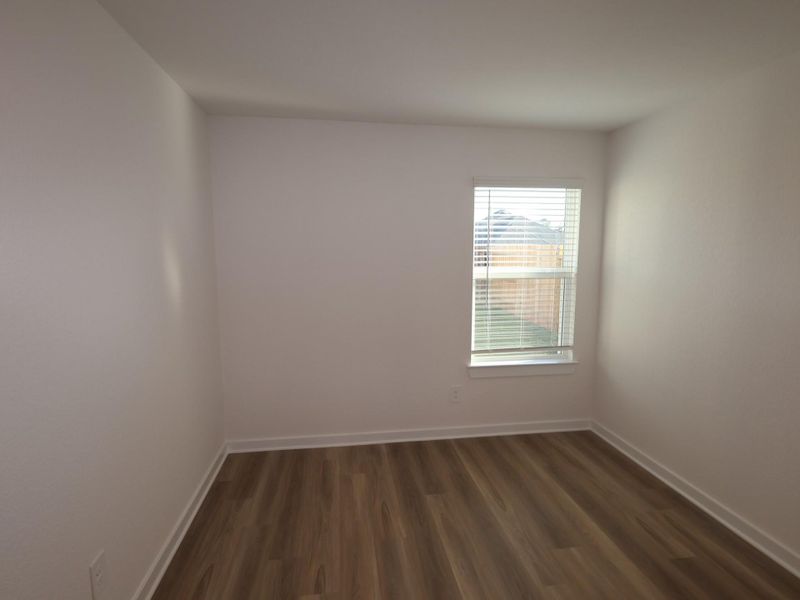 Spacious, unfurnished interior of a new home in Lone Star Landing, Montgomery (Image 28).