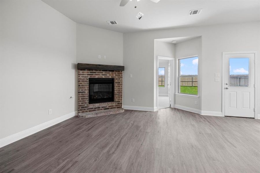 Spacious, unfurnished interior of a new home in Fox Landing, Caddo Mills (Image 33).