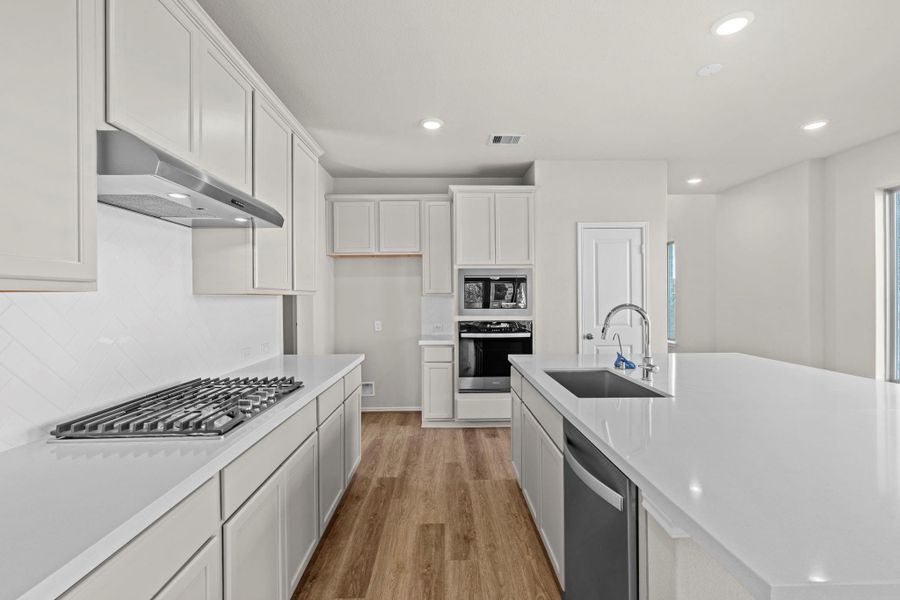 Furnished interior view inside a new home in Candela, Richmond (Image 9).