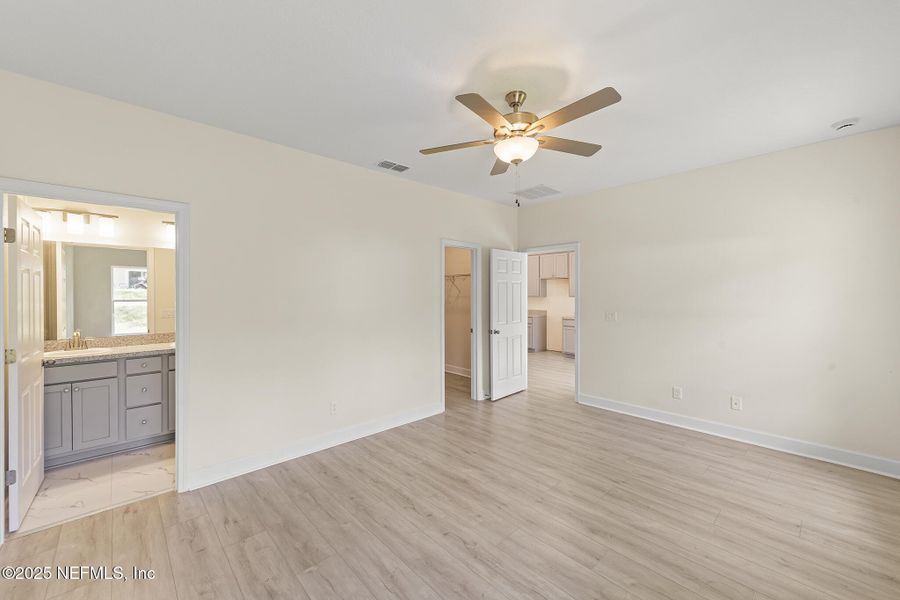 Spacious, unfurnished interior of a new home in , Jacksonville (Image 16).