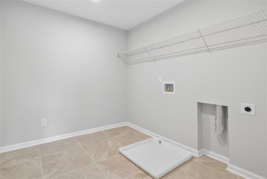 Spacious, unfurnished interior of a new home in Hamilton Place, Cartersville (Image 29).