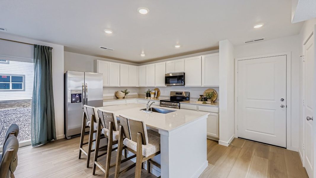 2203 Expedition Kitchen 1of2 F1