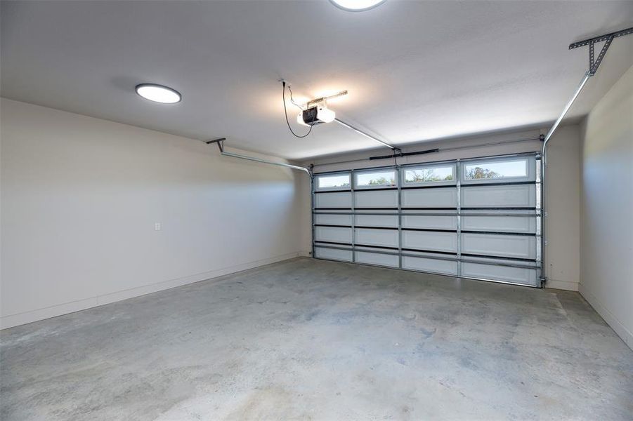 Spacious, unfurnished interior of a new home in , Emory (Image 20).