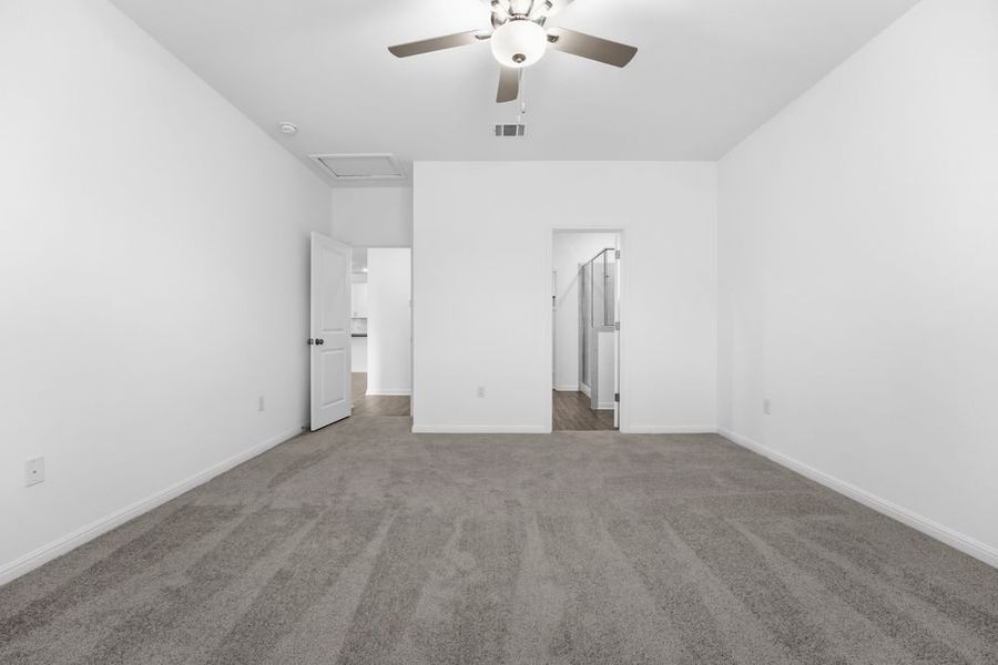 Spacious, unfurnished interior of a new home in Longview 40s, Del Valle (Image 15).