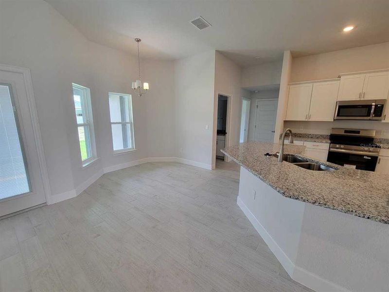 Spacious, unfurnished interior of a new home in , Ocala (Image 21).