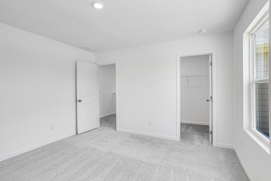 Spacious, unfurnished interior of a new home in Heritage River, Euharlee (Image 11).