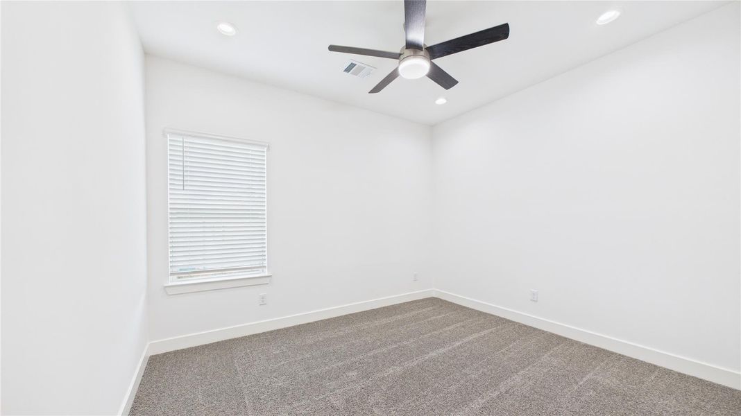 Spacious, unfurnished interior of a new home in Skyline Homes at Lozier, Houston (Image 20). Spacious, unfurnished interior of a new home in Skyline Homes at Lozier, Houston (Image 20).
