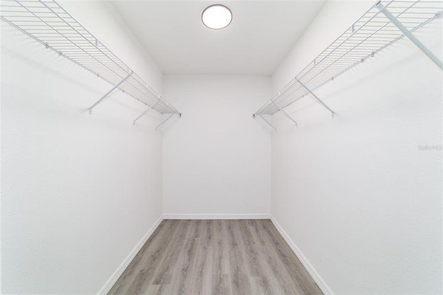 Spacious, unfurnished interior of a new home in , Dunnellon (Image 14).